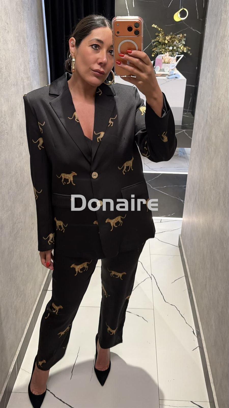 Americana satén negra print leopardos Lola Casademunt - Imagen 1