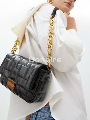 Bandolera acolchada Lola Casademunt - Imagen 1