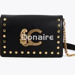 Bandolera con solapa tachas y logo LC animal Lola Casademunt - Imagen 2