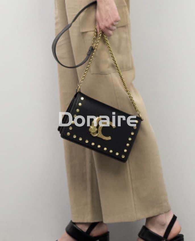 Bandolera con solapa tachas y logo LC animal Lola Casademunt - Imagen 3