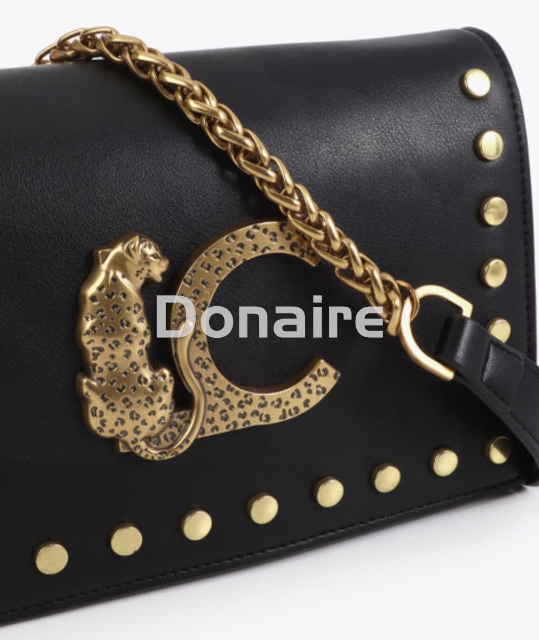 Bandolera con solapa tachas y logo LC animal Lola Casademunt - Imagen 5