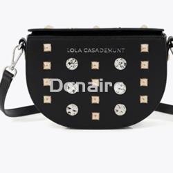 Bandolera negra con tachas oro y plata Lola Casademunt - Imagen 1