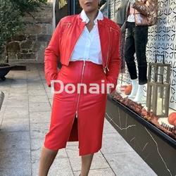 Biker corta efecto piel roja y tachas Koralline - Imagen 1