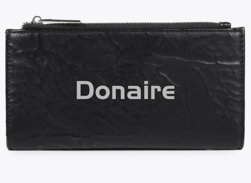 Billetero XL efecto piel arrugada y tachas Lola Casademunt - Imagen 6