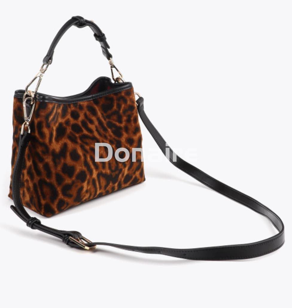 Bolsito animal print y escudo Lola Casademunt - Imagen 6