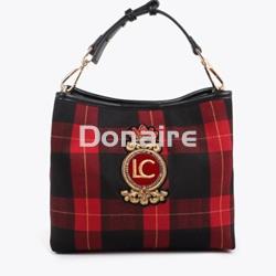 Bolsito cuadros y escudo Lola Casademunt - Imagen 2