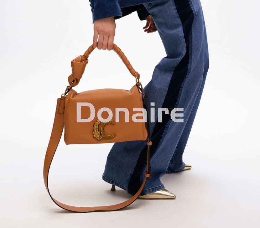 Bolso bandolera con solapa y logo camel Lola Casademunt - Imagen 1
