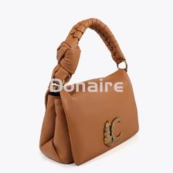 Bolso bandolera con solapa y logo camel Lola Casademunt - Imagen 2