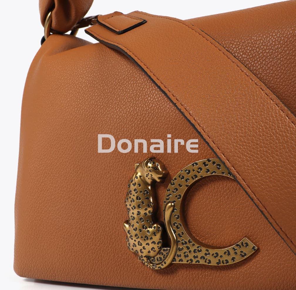 Bolso bandolera con solapa y logo camel Lola Casademunt - Imagen 5