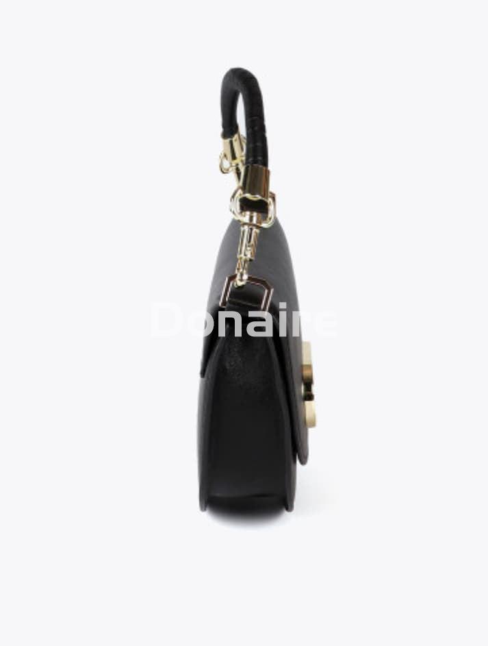 Bolso bandolera media luna con solapa Lola Casademunt - Imagen 6