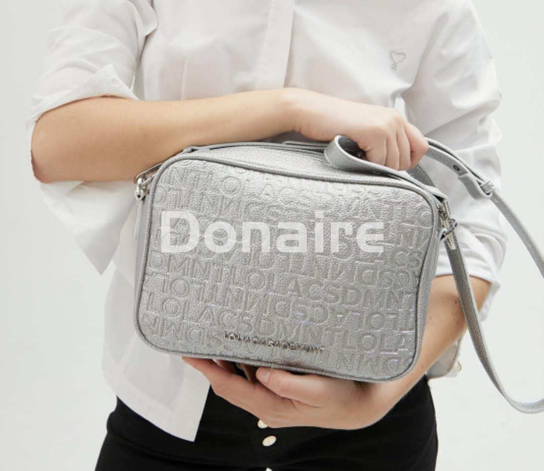 Bolso bandolera monograma plata Lola Casademunt - Imagen 2