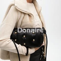 Bolso bandolera tachas doradas Lola Casademunt - Imagen 1