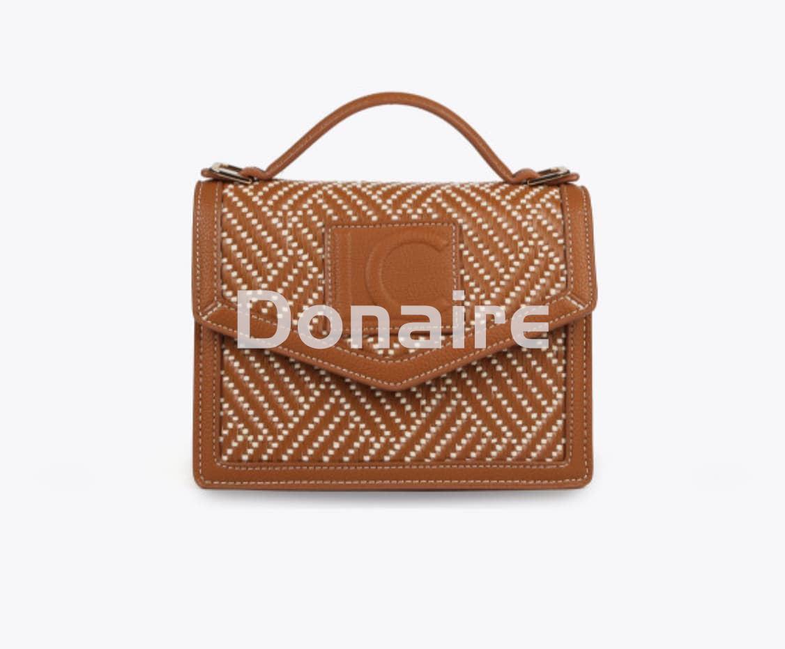 Bolso bandolera trenzado con solapa Lola Casademunt - Imagen 1