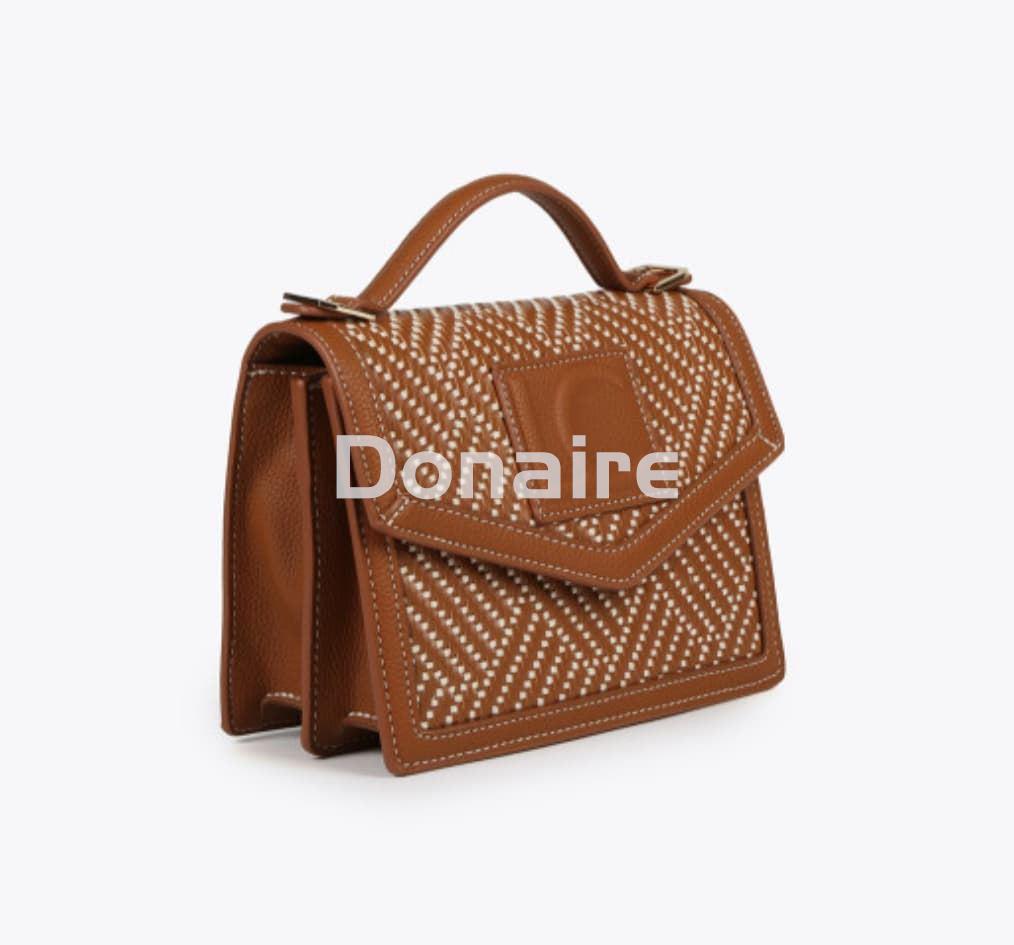 Bolso bandolera trenzado con solapa Lola Casademunt - Imagen 2