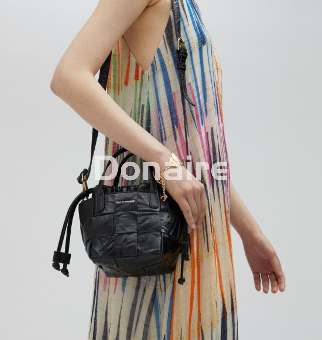 Bolso mini shopper trenzado negro Lola Casademunt - Imagen 1