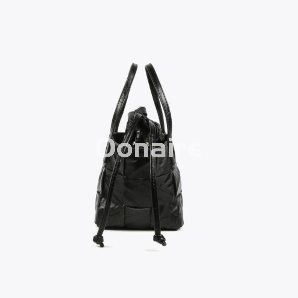 Bolso mini shopper trenzado negro Lola Casademunt - Imagen 6