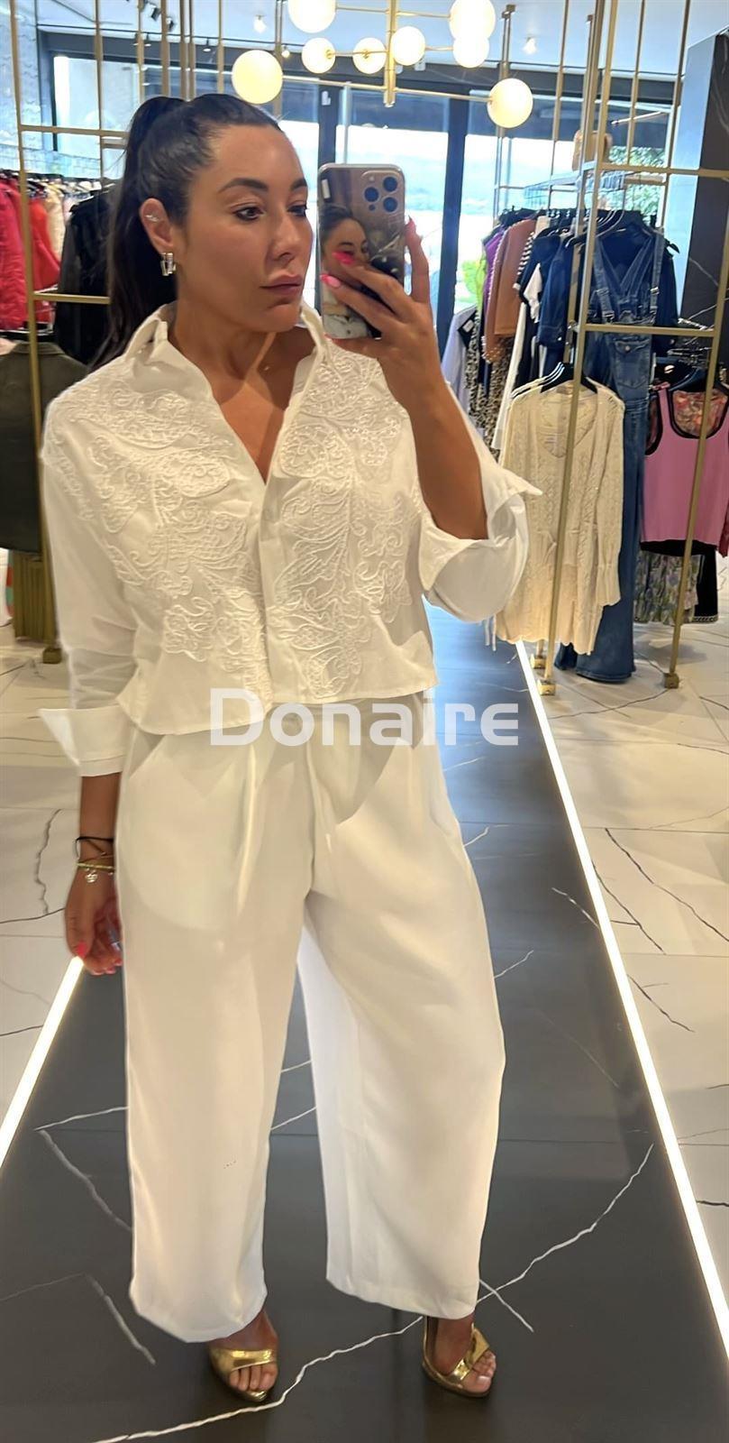 Camisa blanca bordada NKN - Imagen 1