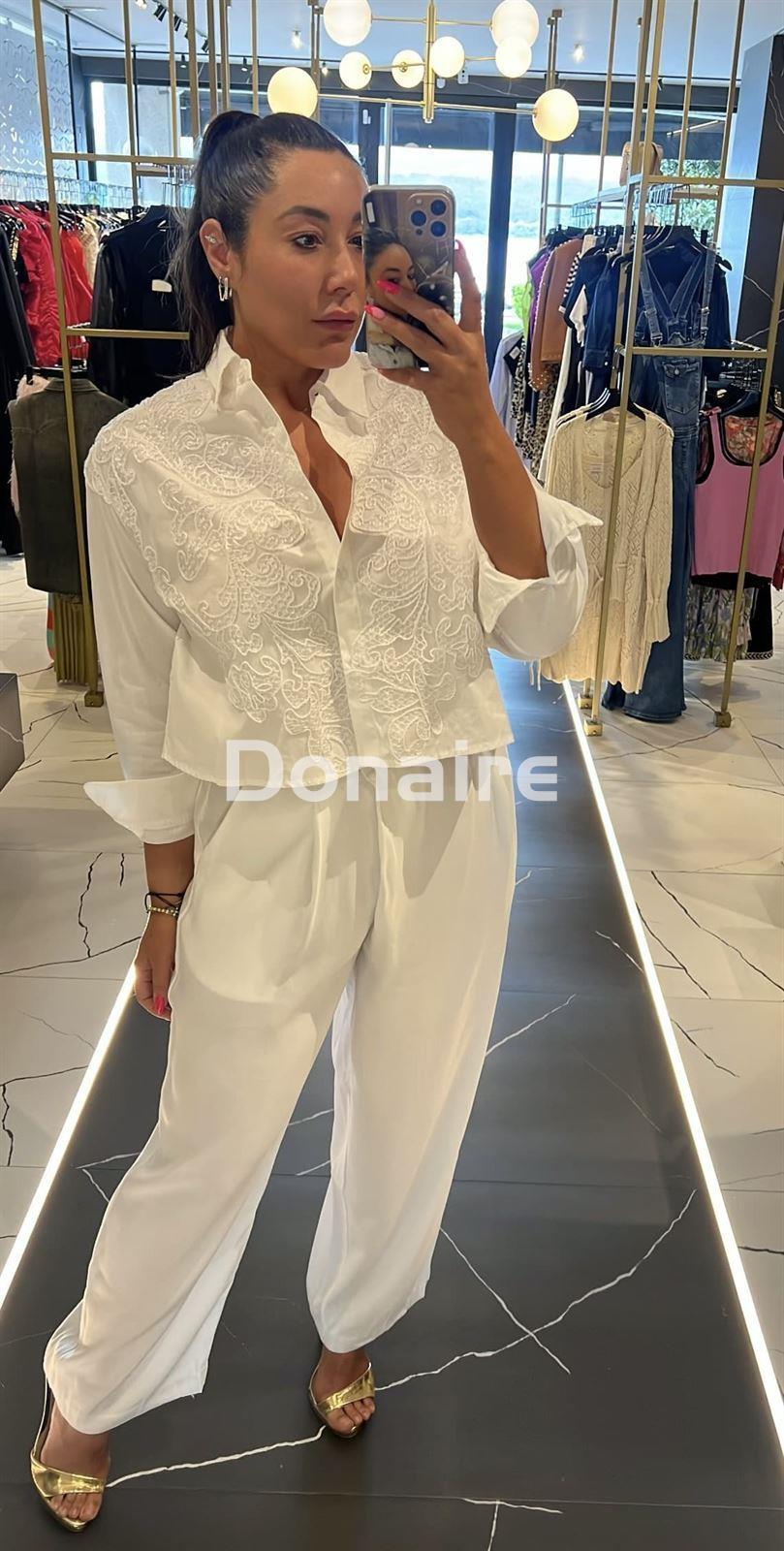 Camisa blanca bordada NKN - Imagen 3