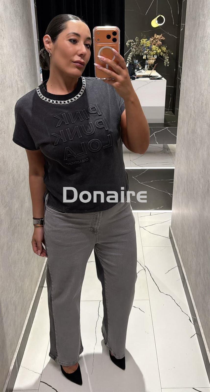 Camiseta lavado desgastado y pedrería Lola Casasemunt - Imagen 2