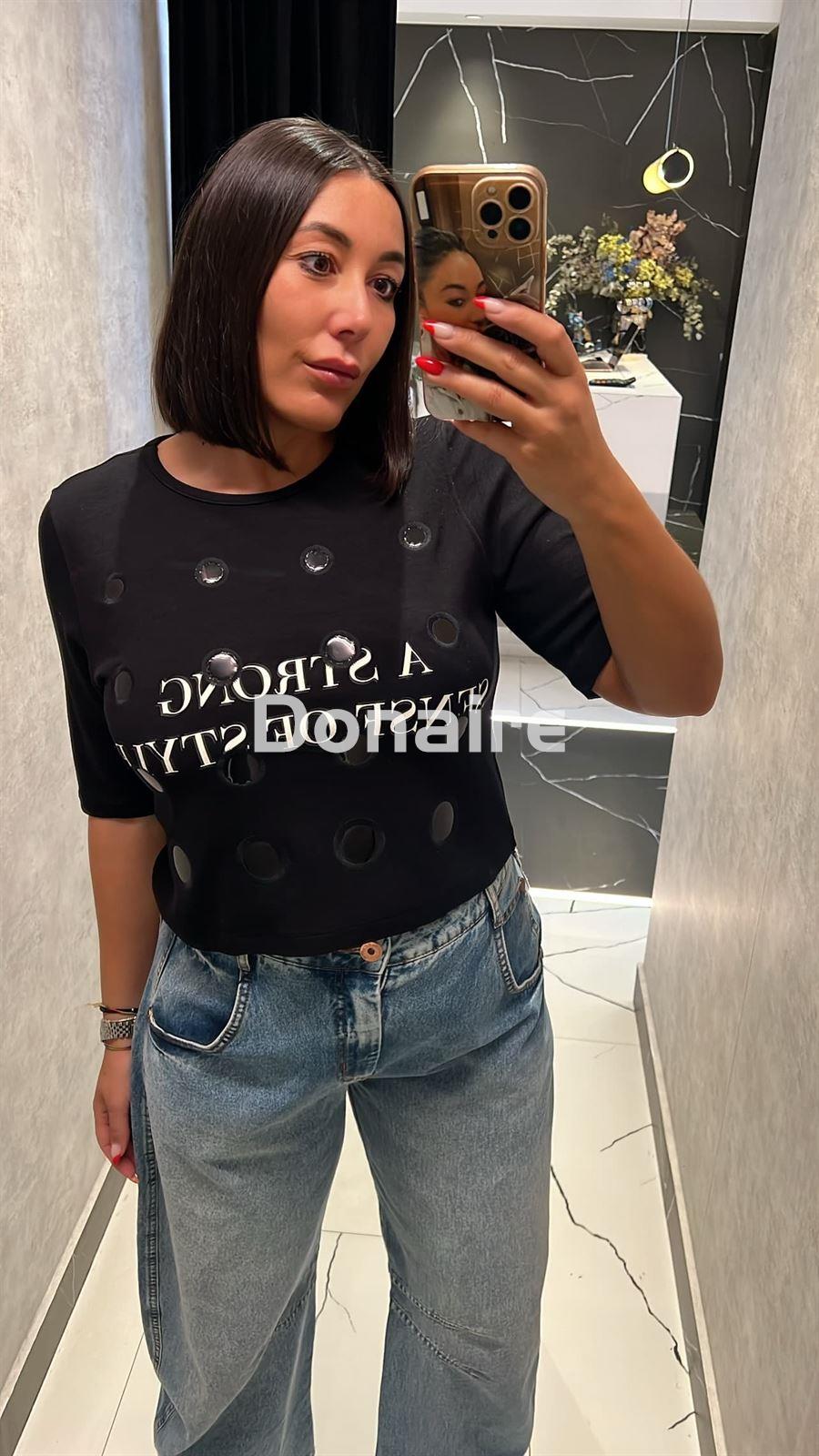Camiseta negra piqué letras y círculos OPEN - Imagen 2