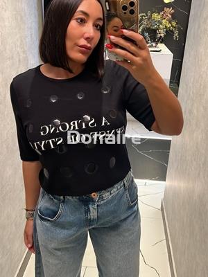 Camiseta negra piqué letras y círculos OPEN - Imagen 2