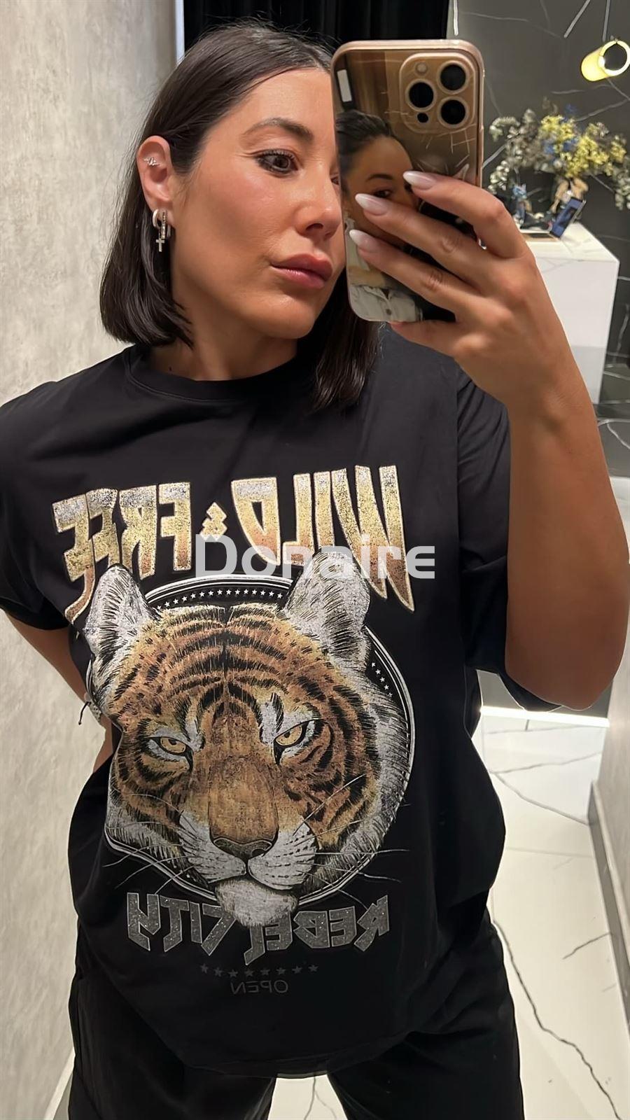 Camiseta tigre REBEL CITY + WILD FREE OPEN NEGRA - Imagen 1