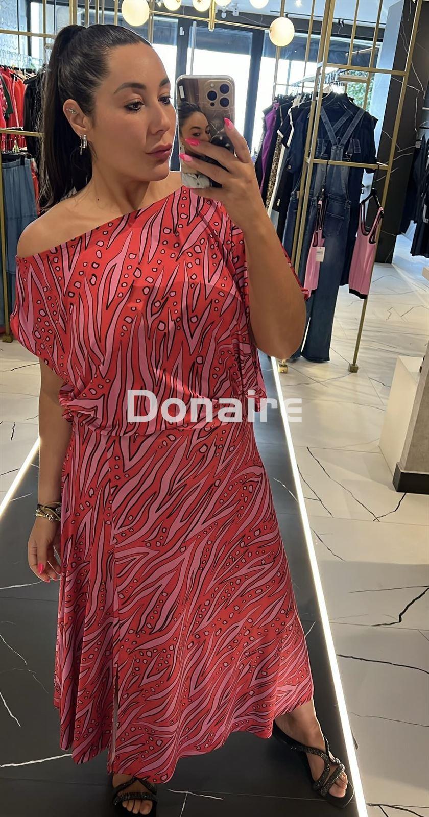 Camiseta tipo capa roja y rosa WNT - Imagen 2