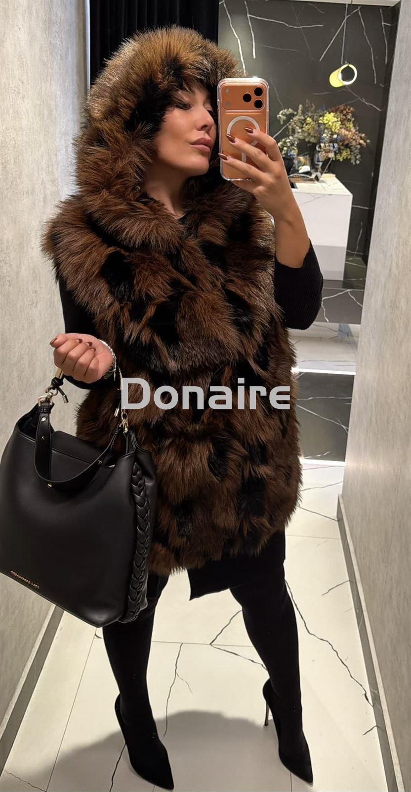 Chaleco pelo marrón y negro con capucha Lola Casademunt - Imagen 3