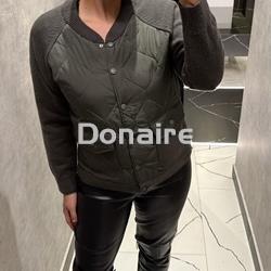 Chaqueta kaki estilo bomber combinada con punto NKN - Imagen 1