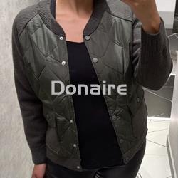 Chaqueta kaki estilo bomber combinada con punto NKN - Imagen 2