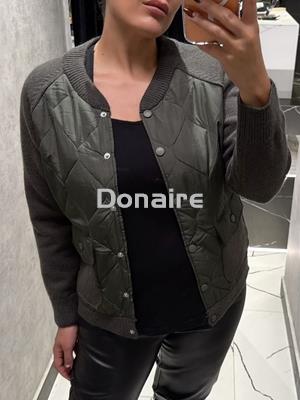 Chaqueta kaki estilo bomber combinada con punto NKN - Imagen 2