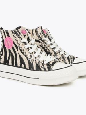 Deportiva de caña alta con estampado de cebra y tachas Lola Casademunt - Imagen 2