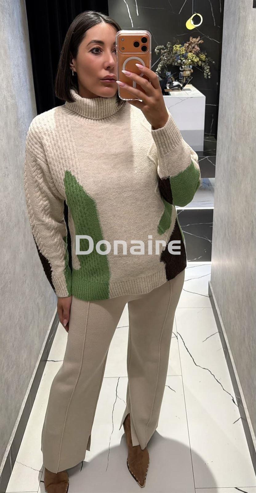 Jersey cuello vuelto crudo detalles marrones y verdes WNT - Imagen 1