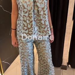 Pantalón bajo volante y motivos de hojas bordadas en lentejuelas NKN - Imagen 1