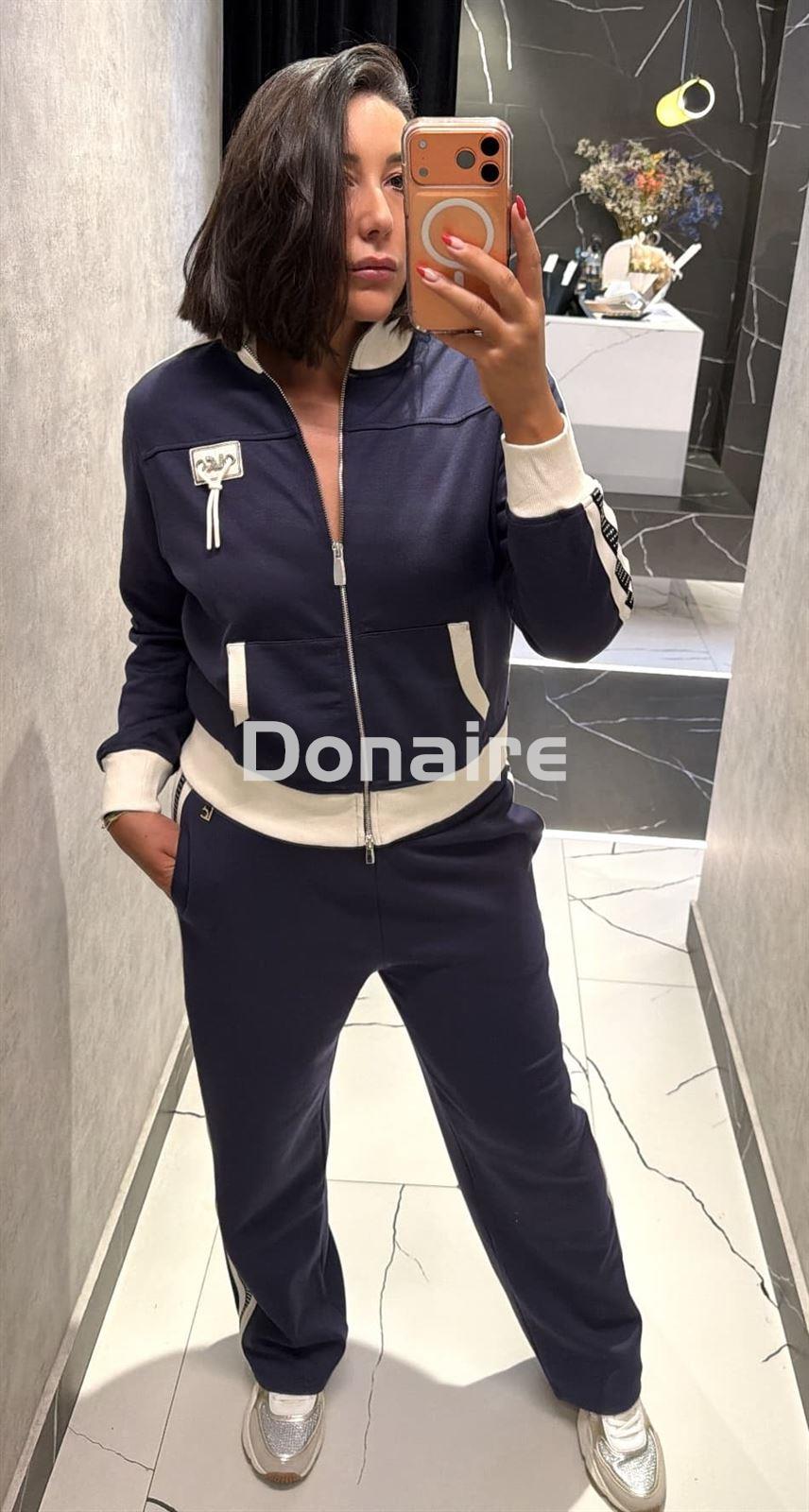 Pantalón jogger azul marino con strass Lola Casademunt - Imagen 1