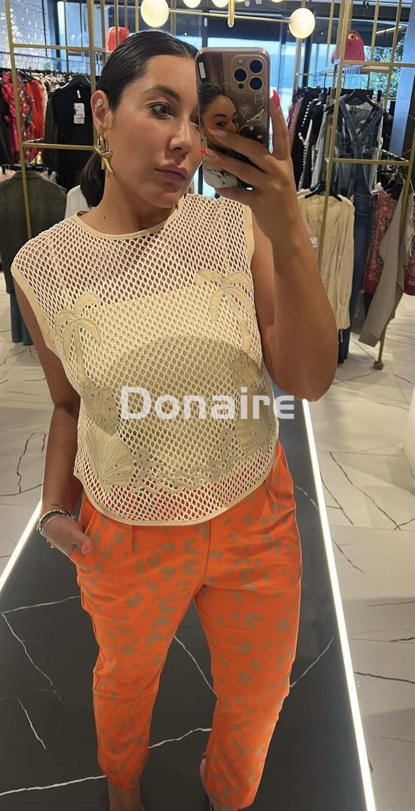 Pantalón naranja y manchas Open - Imagen 4