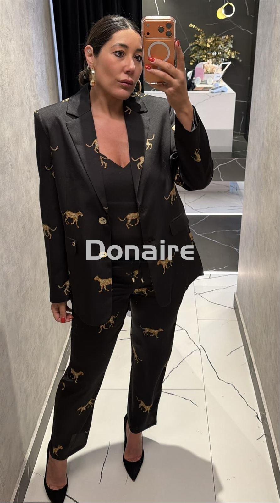 Pantalón negro satén estampado leopardos Lola Casademunt - Imagen 1