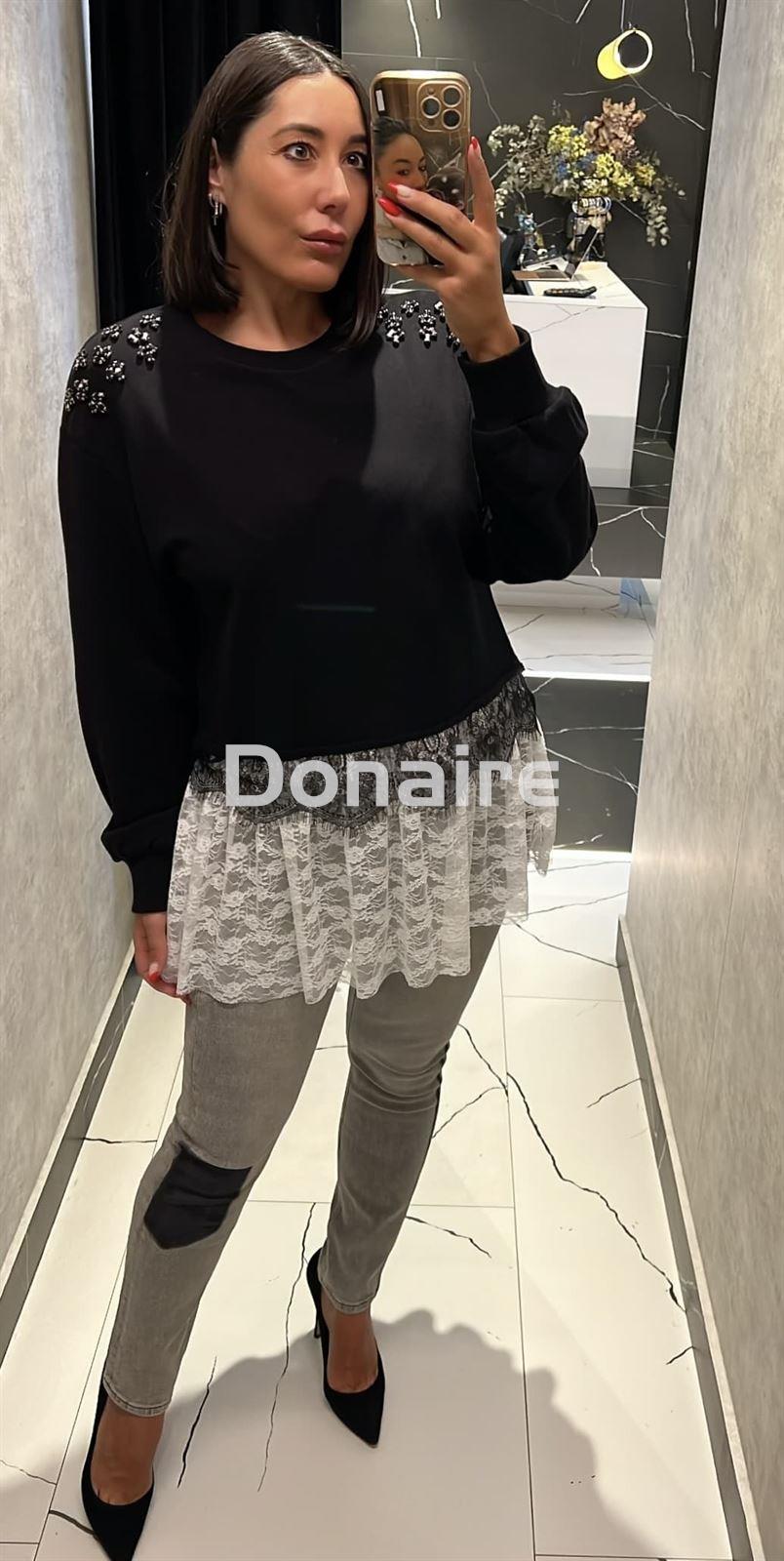 Sudadera con blondas de encaje y pedrería BSB - Imagen 1