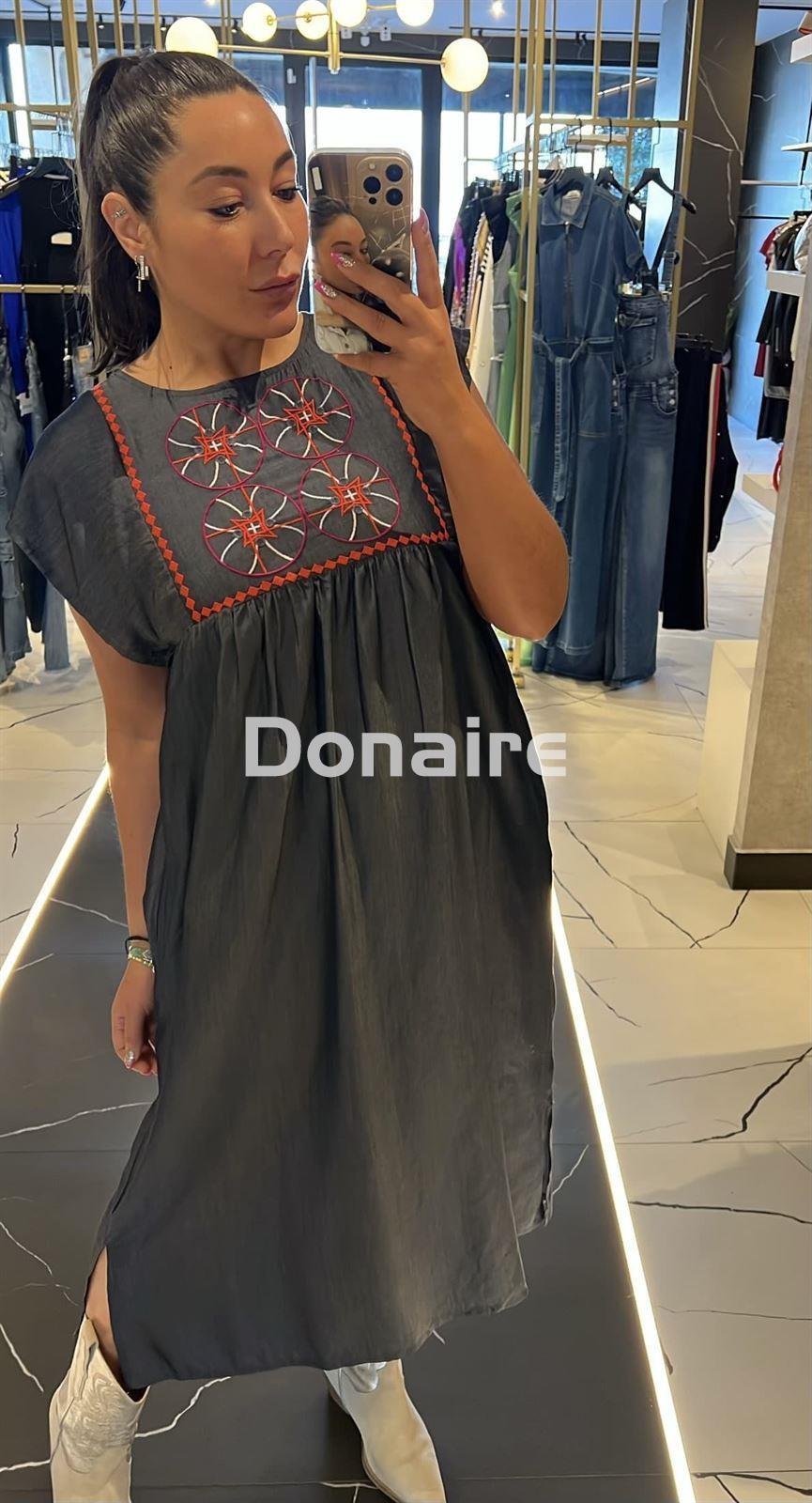 Vestido largo bordado en tejido vaquero WNT - Imagen 2