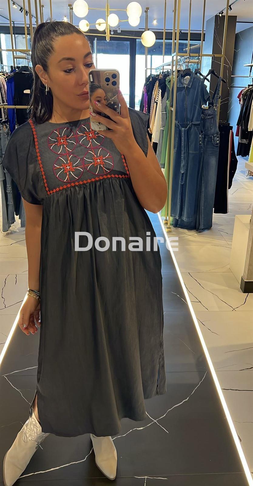 Vestido largo bordado en tejido vaquero WNT - Imagen 3