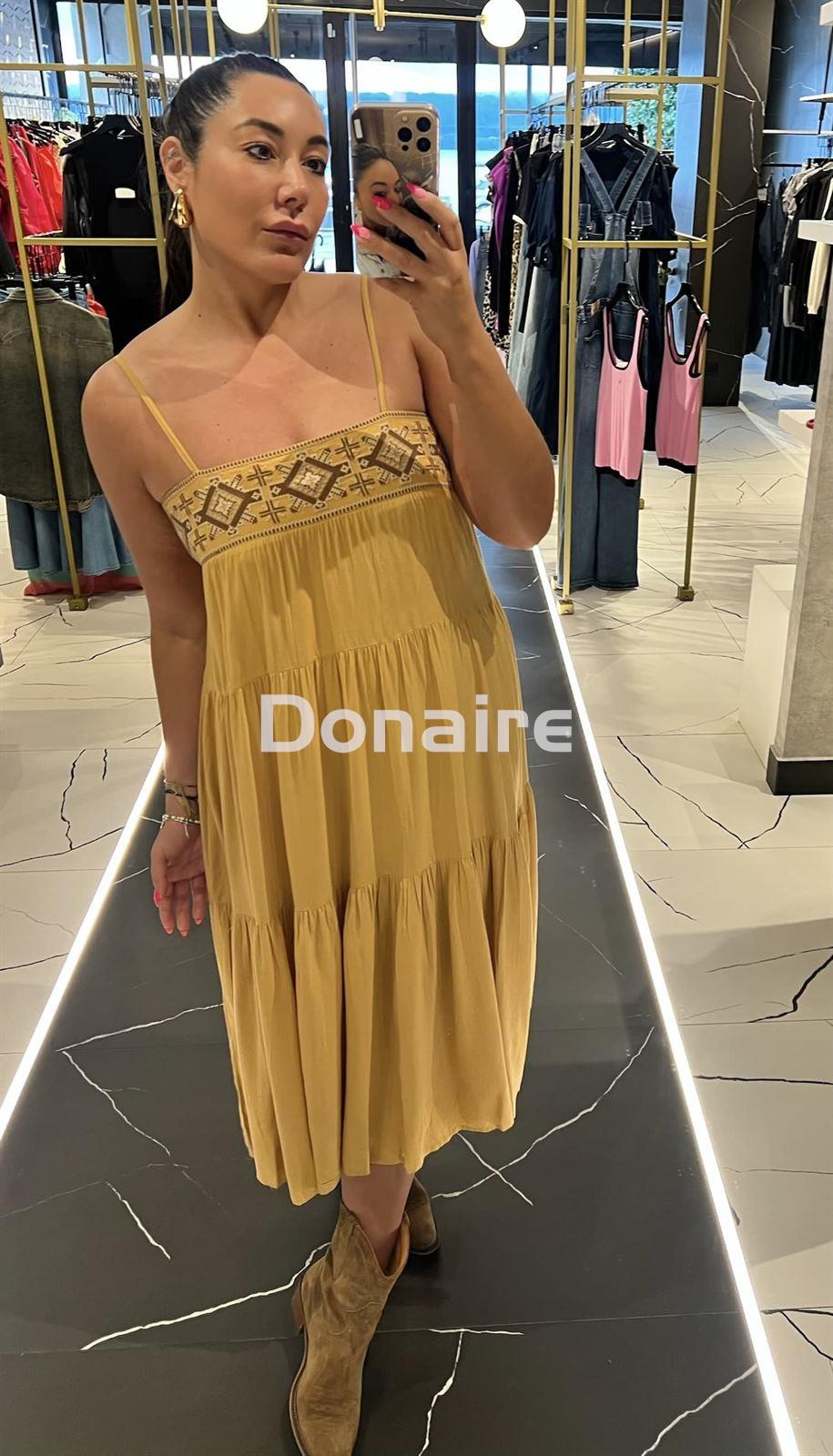 Vestido mostaza con bordado Goa Goa - Imagen 1