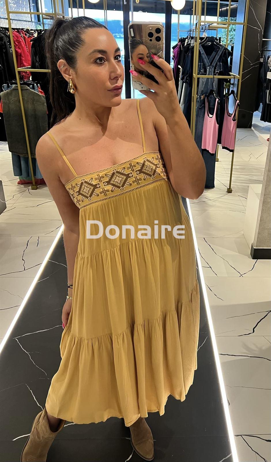Vestido mostaza con bordado Goa Goa - Imagen 3