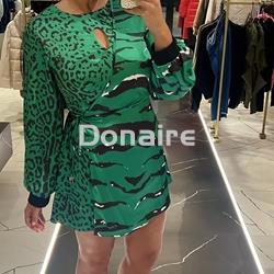 Vestido verde satén prints animal Sahoco - Imagen 1
