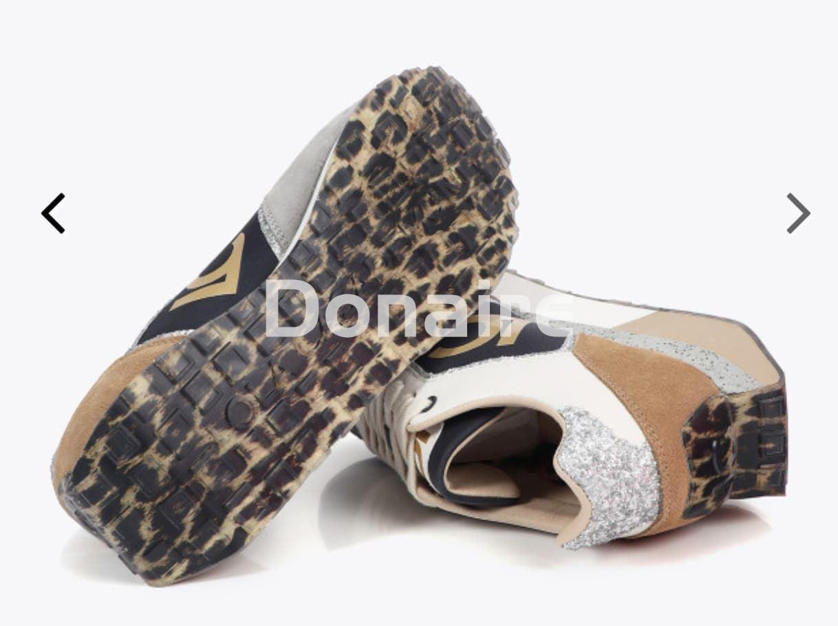 Zapatilla deportiva con suela personalizada y animal print Lola Casademunt - Imagen 3