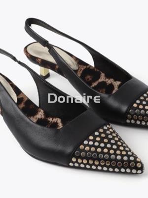 Zapato tacón destalonado tachas Lola Casademunt - Imagen 1